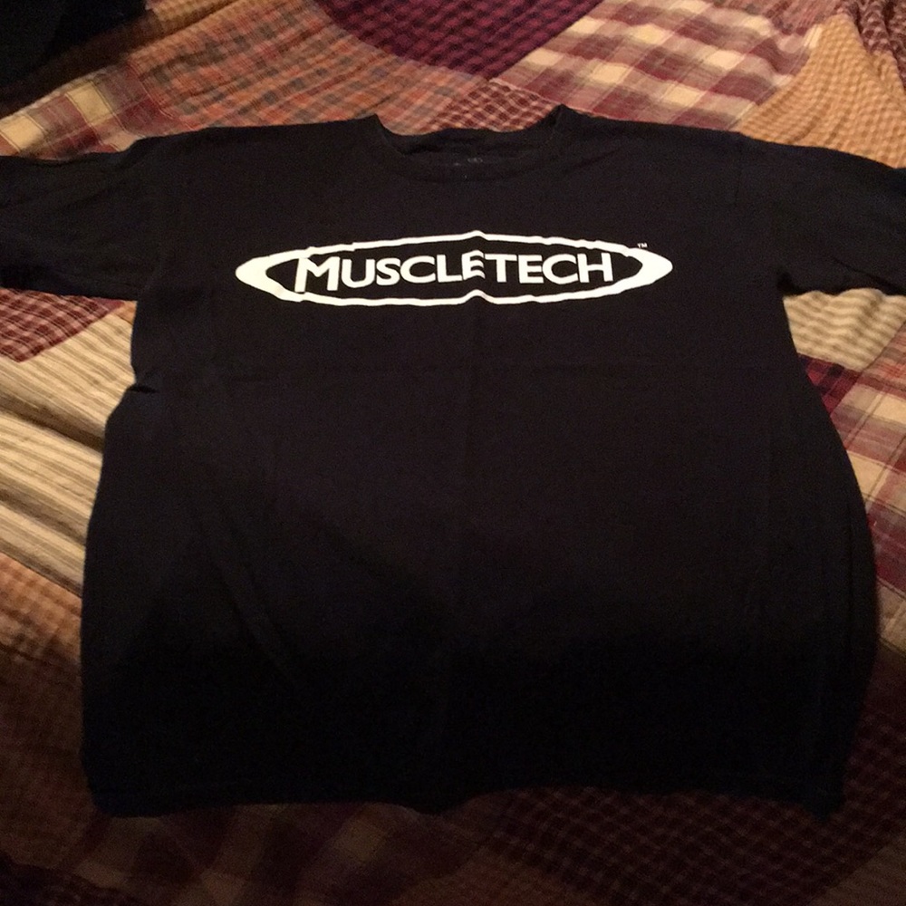 Size medium muscle tech t shirt